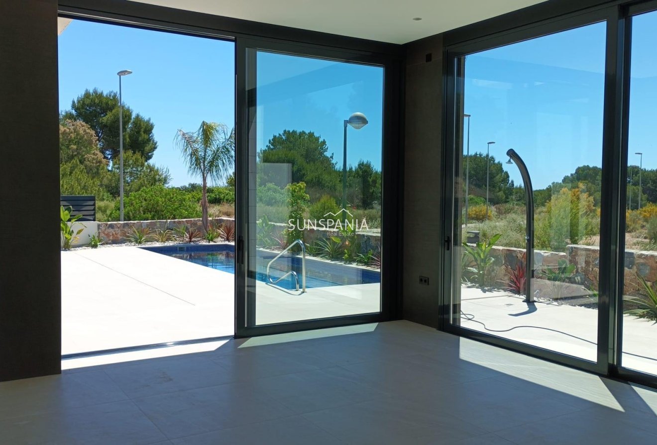 Obra nueva - Chalet -
Pilar de la Horadada - Roda Golf