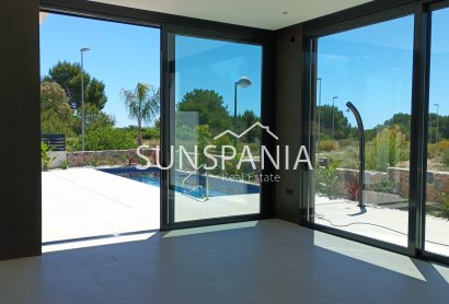 Obra nueva - Chalet -
Pilar de la Horadada - Roda Golf