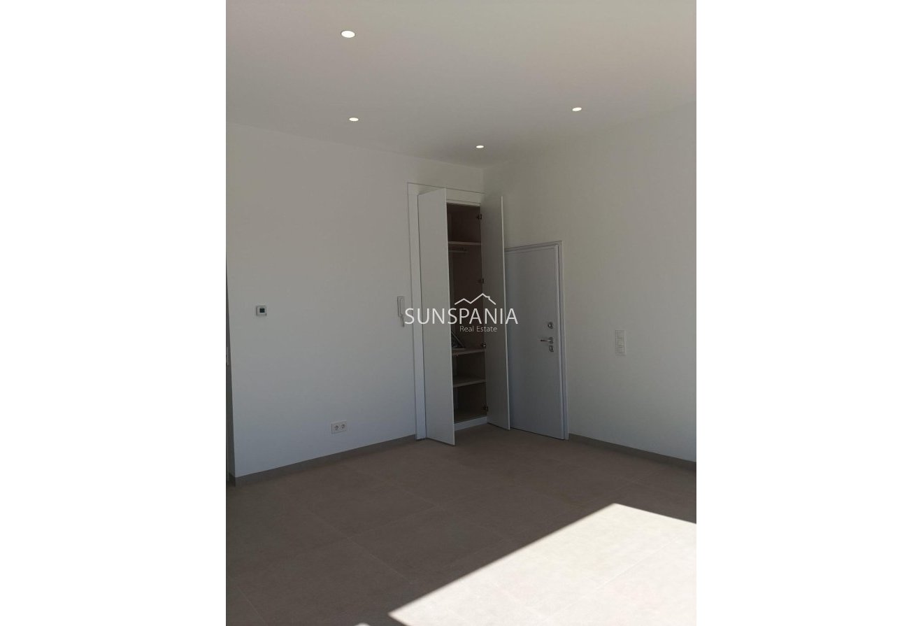 Obra nueva - Chalet -
Pilar de la Horadada - Roda Golf