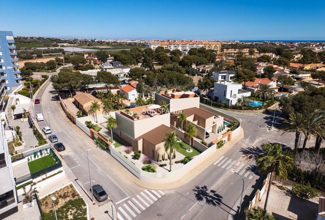 Obra nueva - Chalet -
Orihuela Costa - Dehesa de campoamor
