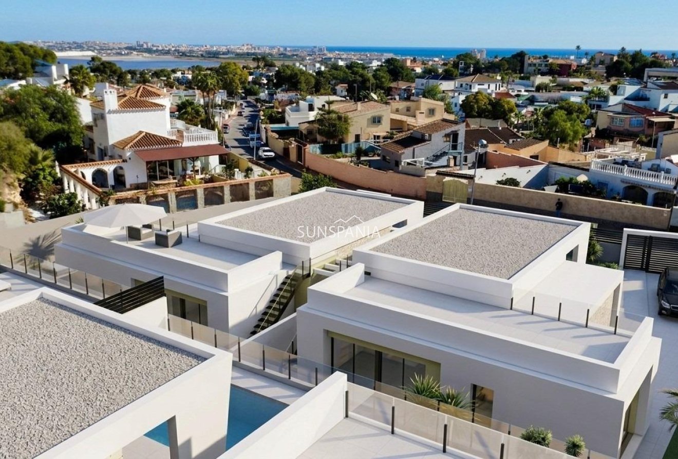 Obra nueva - Chalet -
Torrevieja - Los Balcones