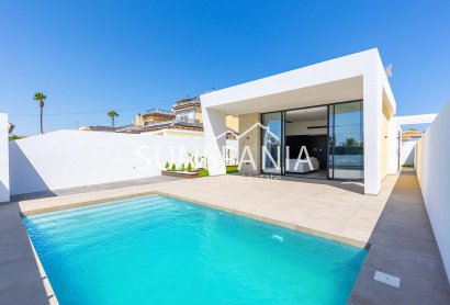 Obra nueva - Chalet -
Torrevieja - Los Balcones