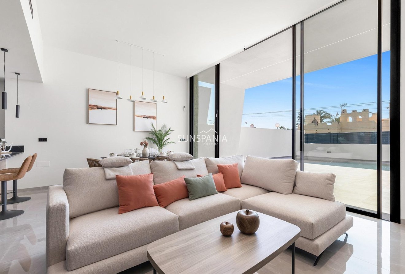 Obra nueva - Chalet -
Torrevieja - Los Balcones