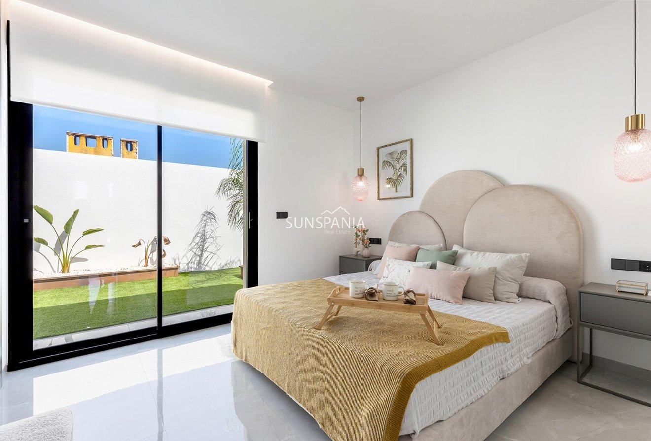 Obra nueva - Chalet -
Torrevieja - Los Balcones