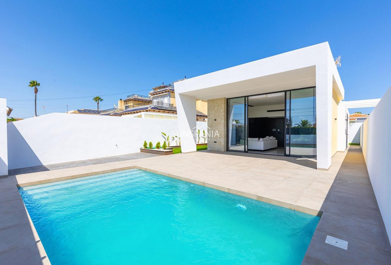 Obra nueva - Chalet -
Torrevieja - Los Balcones