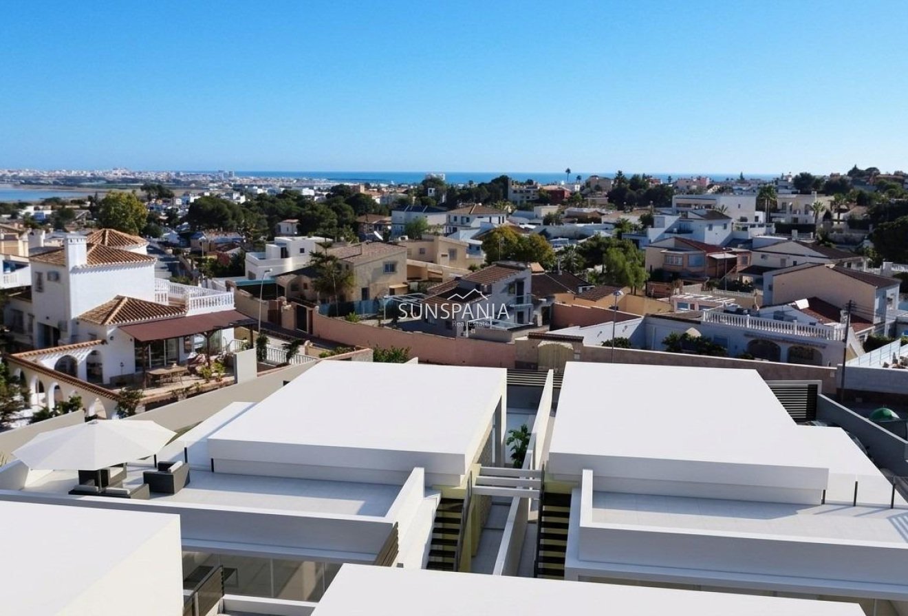 Obra nueva - Chalet -
Torrevieja - Los Balcones