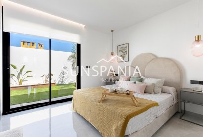 Obra nueva - Chalet -
Torrevieja - Los Balcones