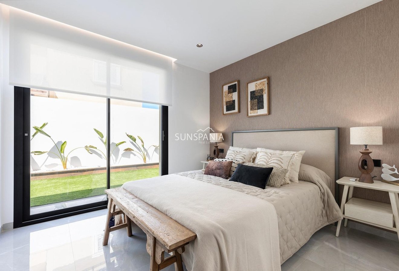 Obra nueva - Chalet -
Torrevieja - Los Balcones