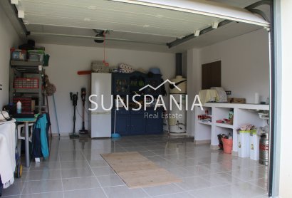 Resale - Villa -
Catral