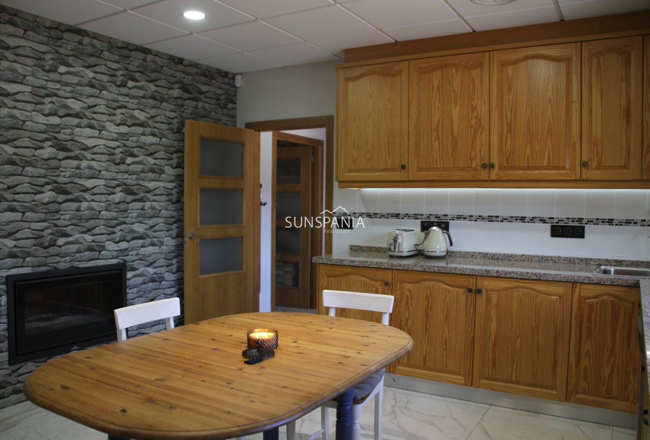 Resale - Villa -
Catral