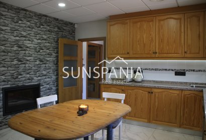 Resale - Villa -
Catral
