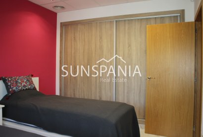 Resale - Villa -
Catral