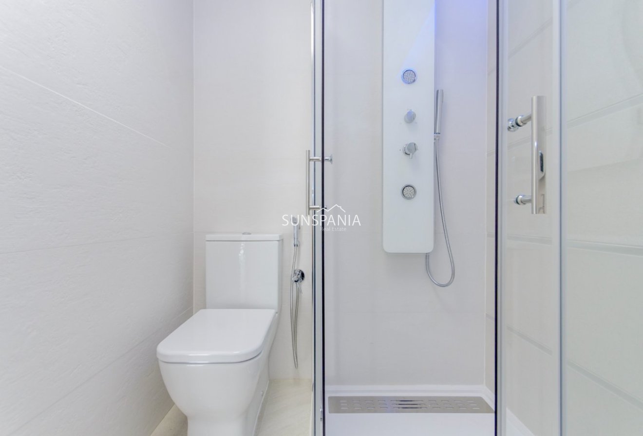Obra nueva - Piso -
Torrevieja - Los Balcones