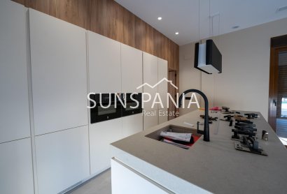 Obra nueva - Chalet -
Benejúzar - alta