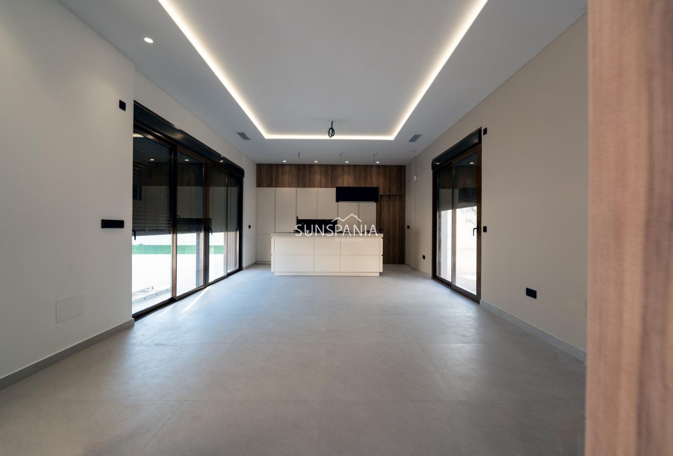 Obra nueva - Chalet -
Benejúzar - alta