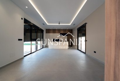 Obra nueva - Chalet -
Benejúzar - alta