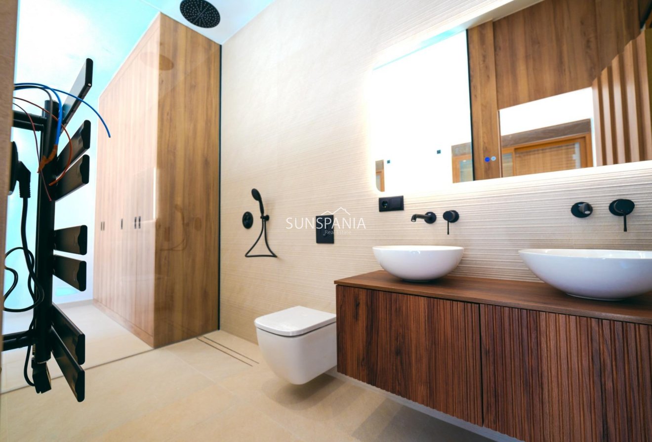 Obra nueva - Chalet -
Benejúzar - alta