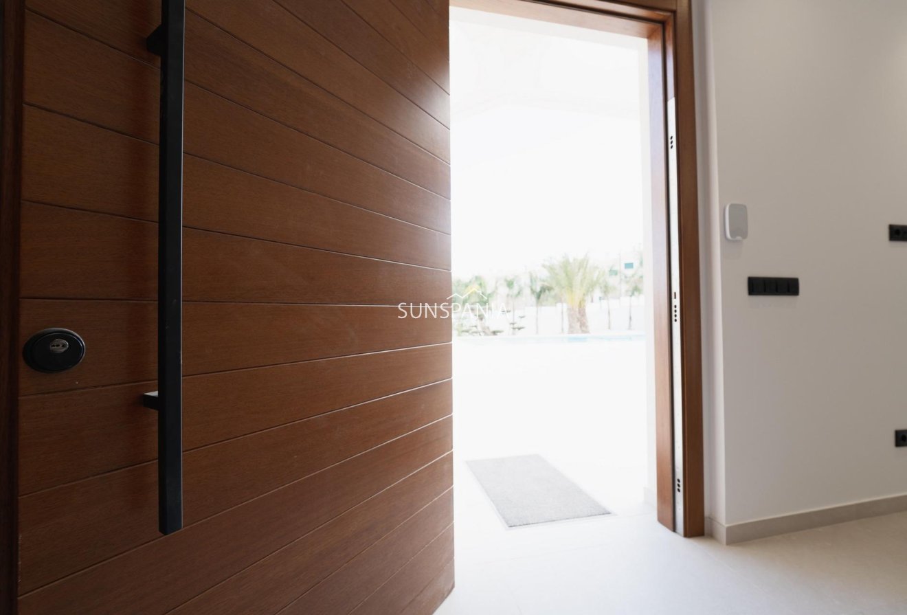 Obra nueva - Chalet -
Benejúzar - alta