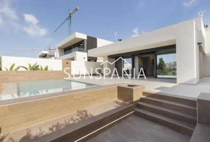 Obra nueva - Chalet -
Algorfa - La Finca Golf