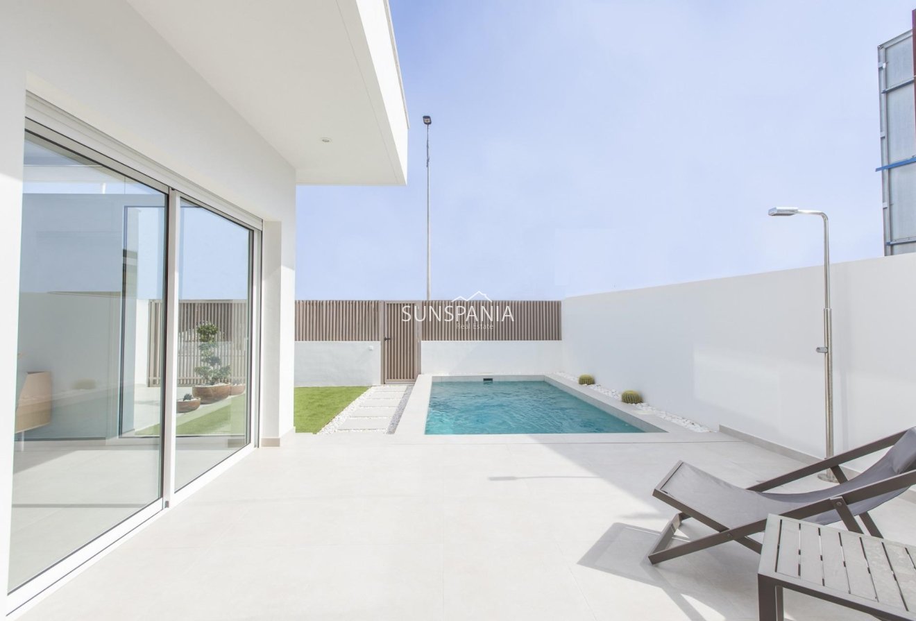 Obra nueva - Chalet -
San Javier - Parque de los leones