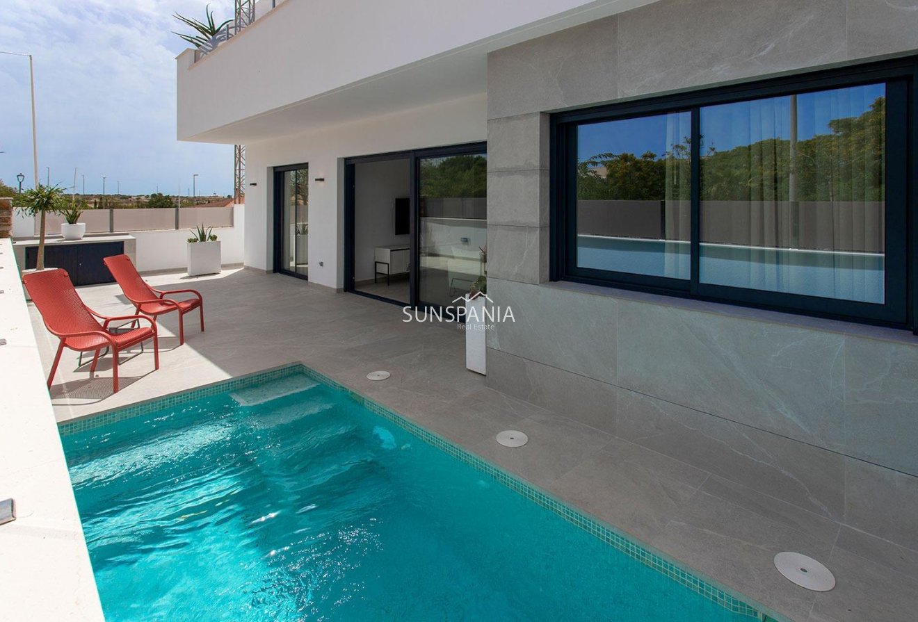 Obra nueva - Chalet -
Sucina