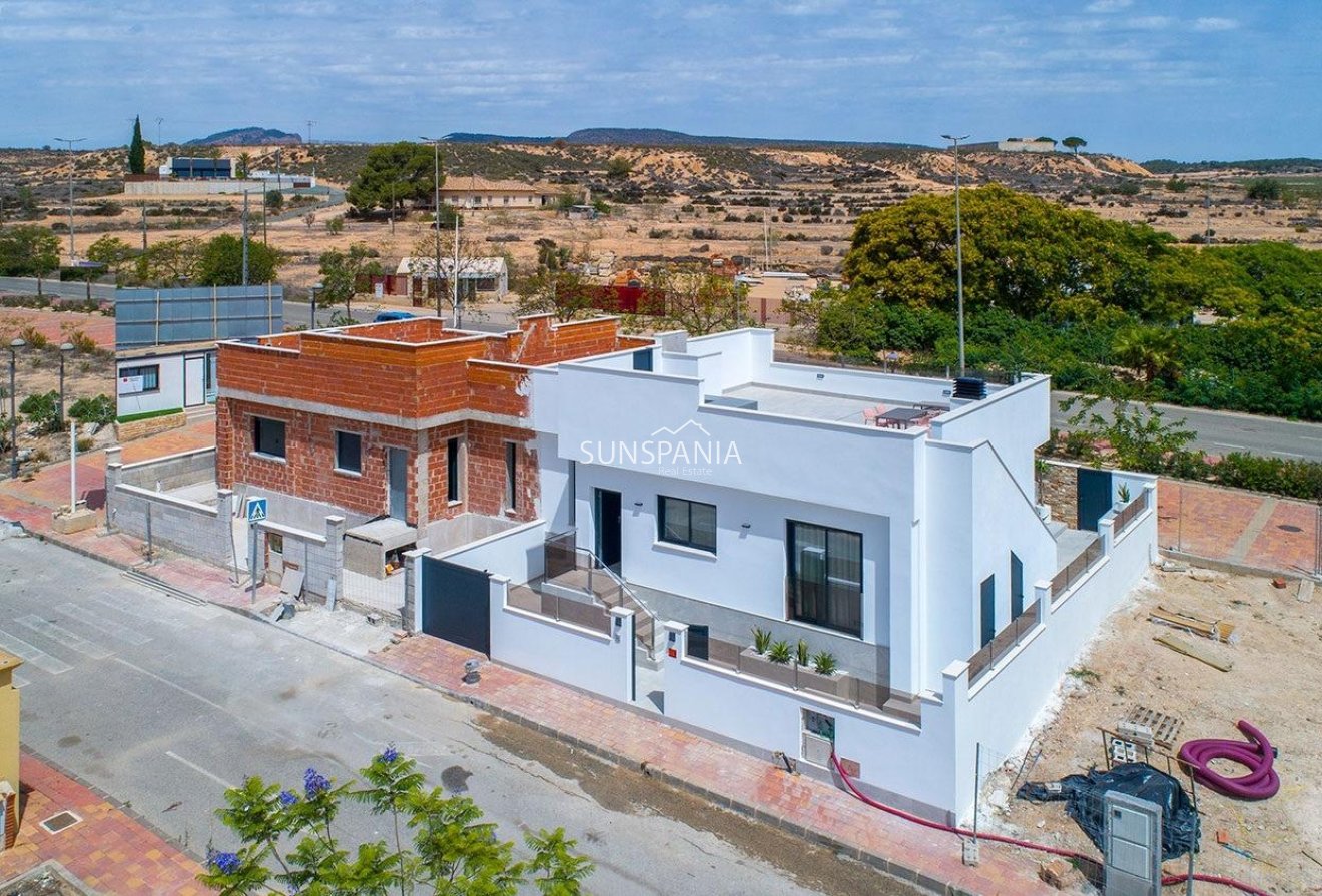 Obra nueva - Chalet -
Sucina