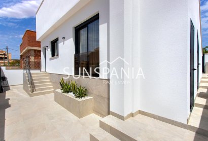 Obra nueva - Chalet -
Sucina