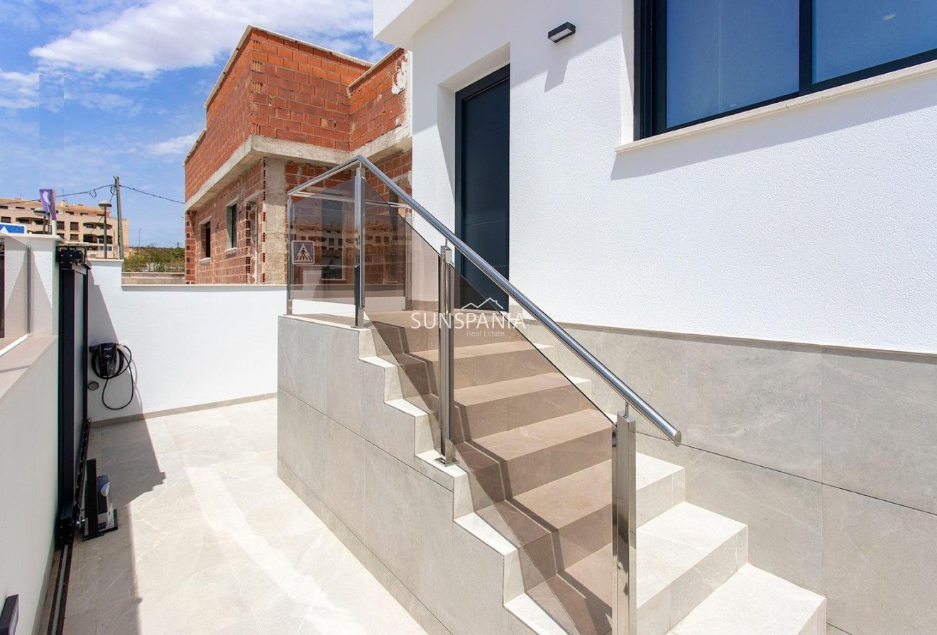 Obra nueva - Chalet -
Sucina