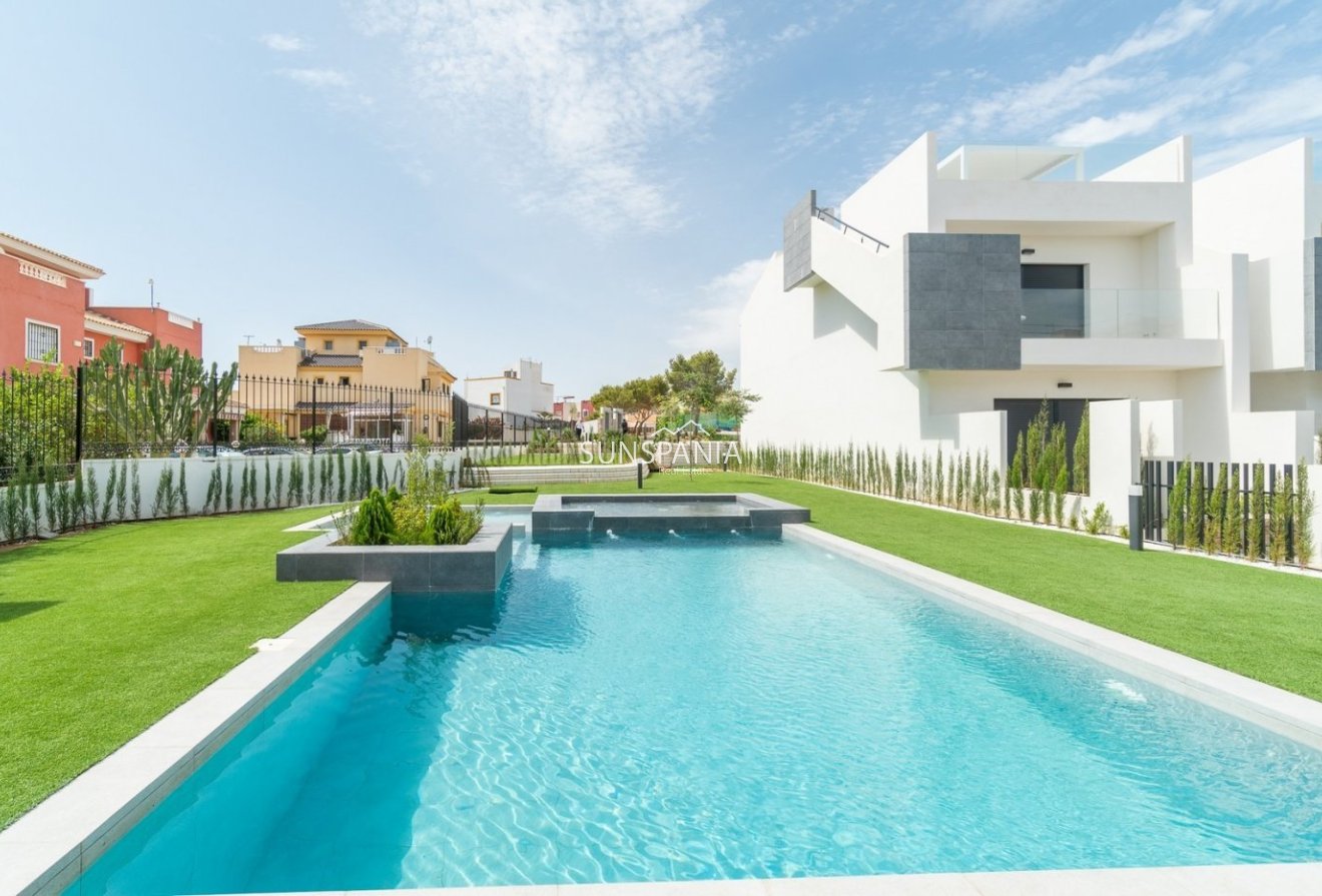Obra nueva - Piso -
Torrevieja - Los Balcones