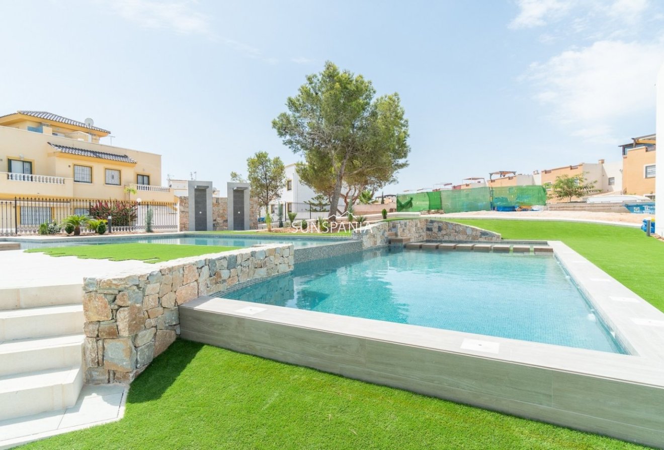 Obra nueva - Piso -
Torrevieja - Los Balcones