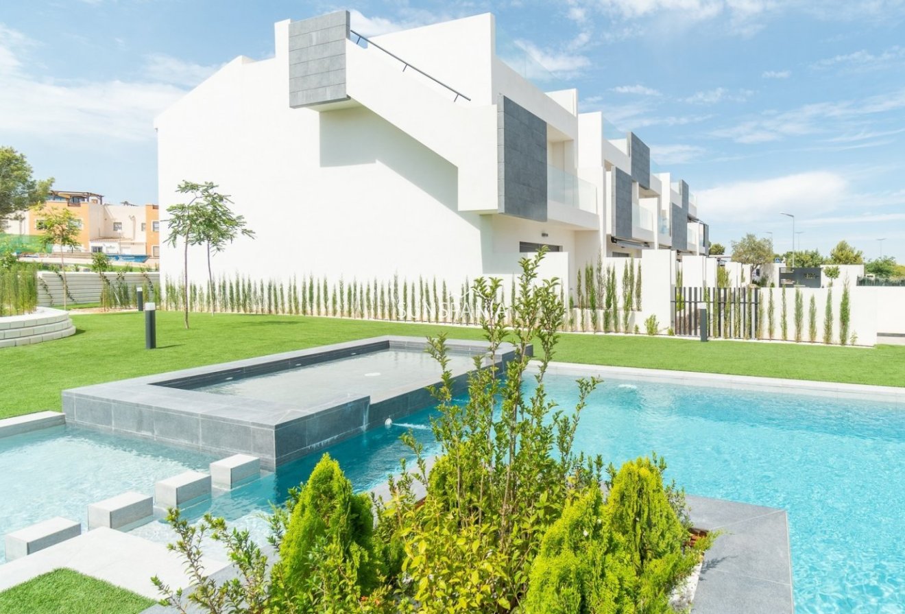 Obra nueva - Piso -
Torrevieja - Los Balcones