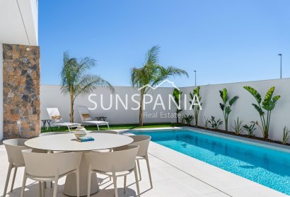 Obra nueva - Chalet -
San Javier - Parque del doce