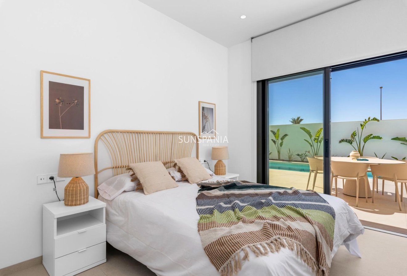 Obra nueva - Chalet -
San Javier - Parque del doce