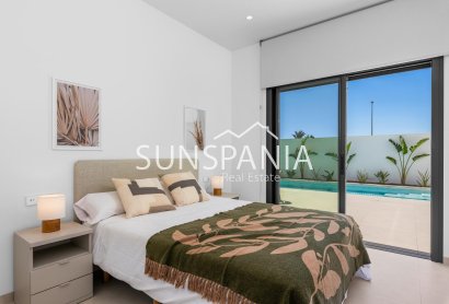 Obra nueva - Chalet -
San Javier - Parque del doce