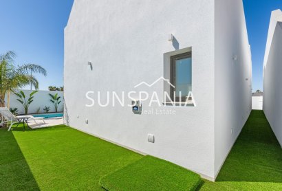 Obra nueva - Chalet -
San Javier - Parque del doce