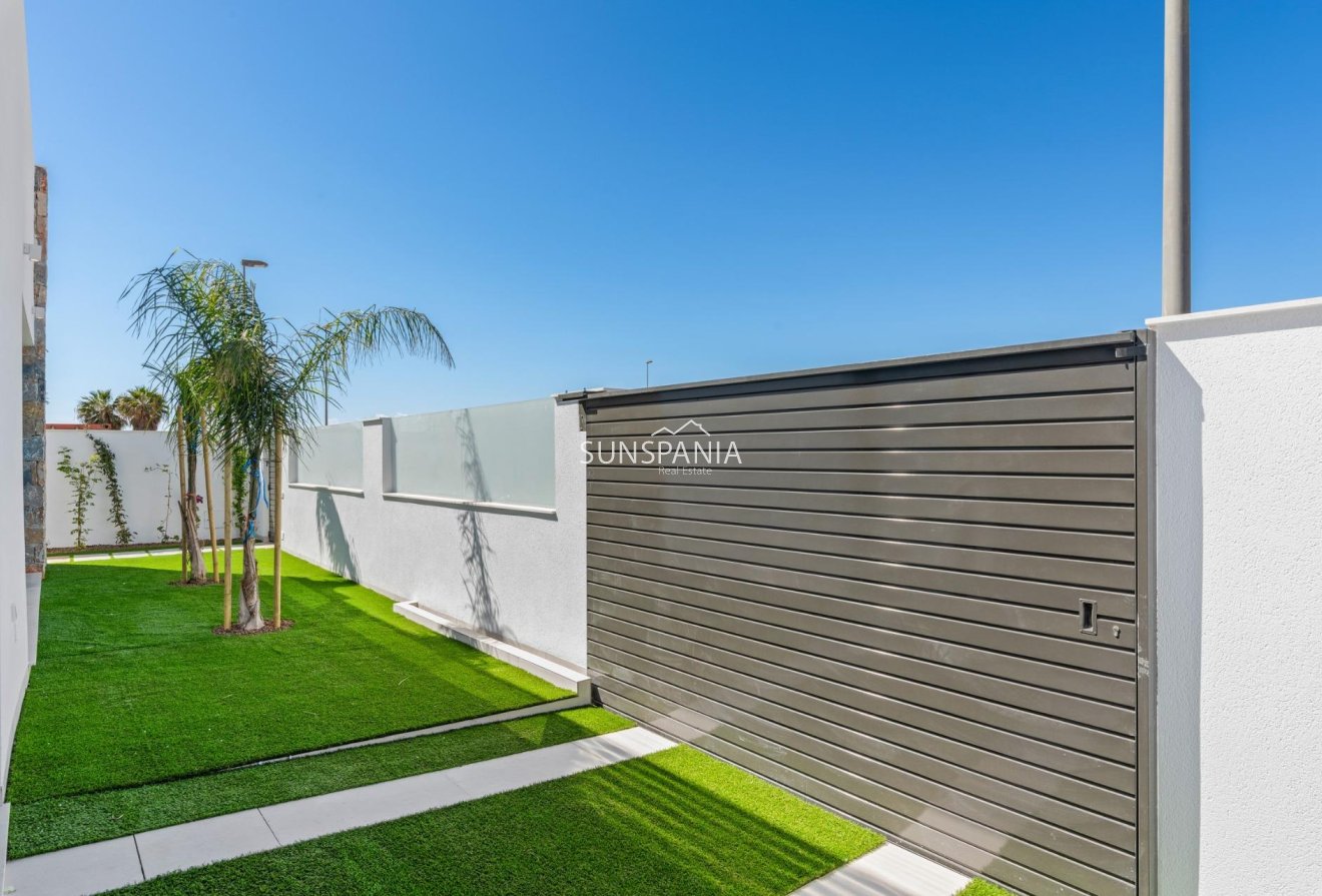 Obra nueva - Chalet -
San Javier - Parque del doce