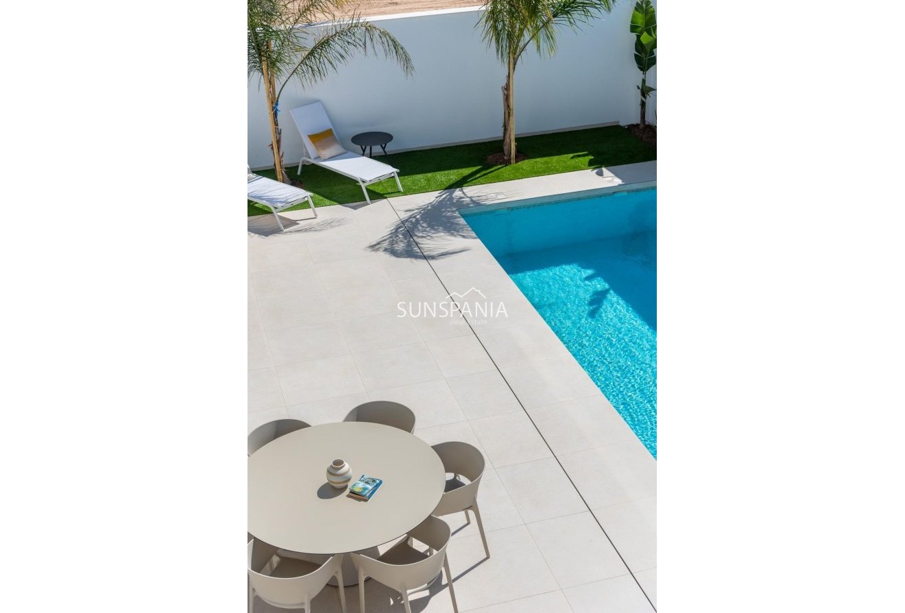 Obra nueva - Chalet -
San Javier - Parque del doce