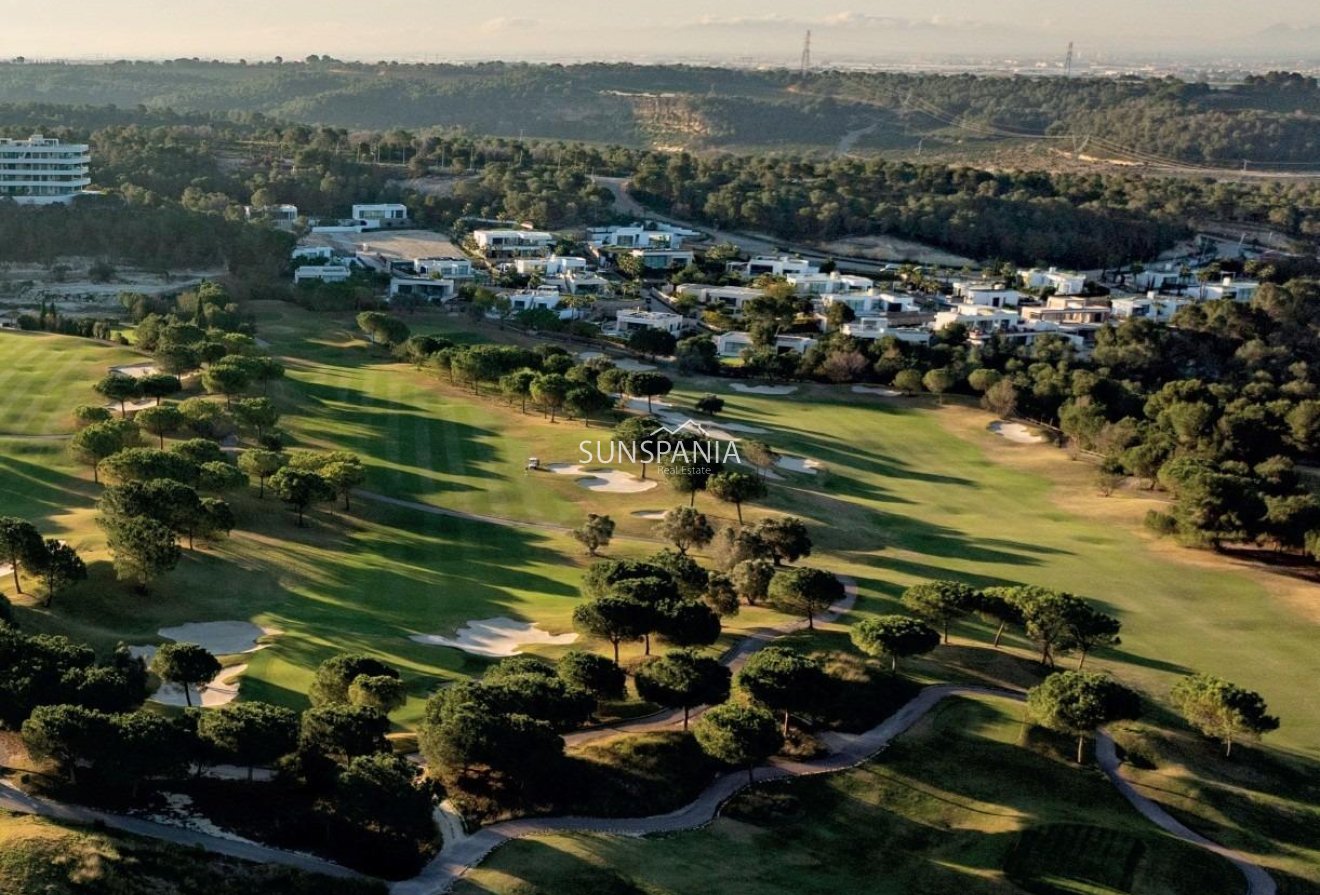 Obra nueva - Chalet -
Orihuela - Las Colinas Golf