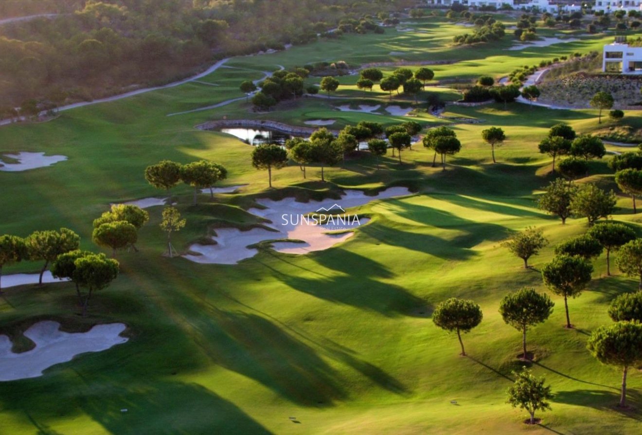 Obra nueva - Chalet -
Orihuela - Las Colinas Golf