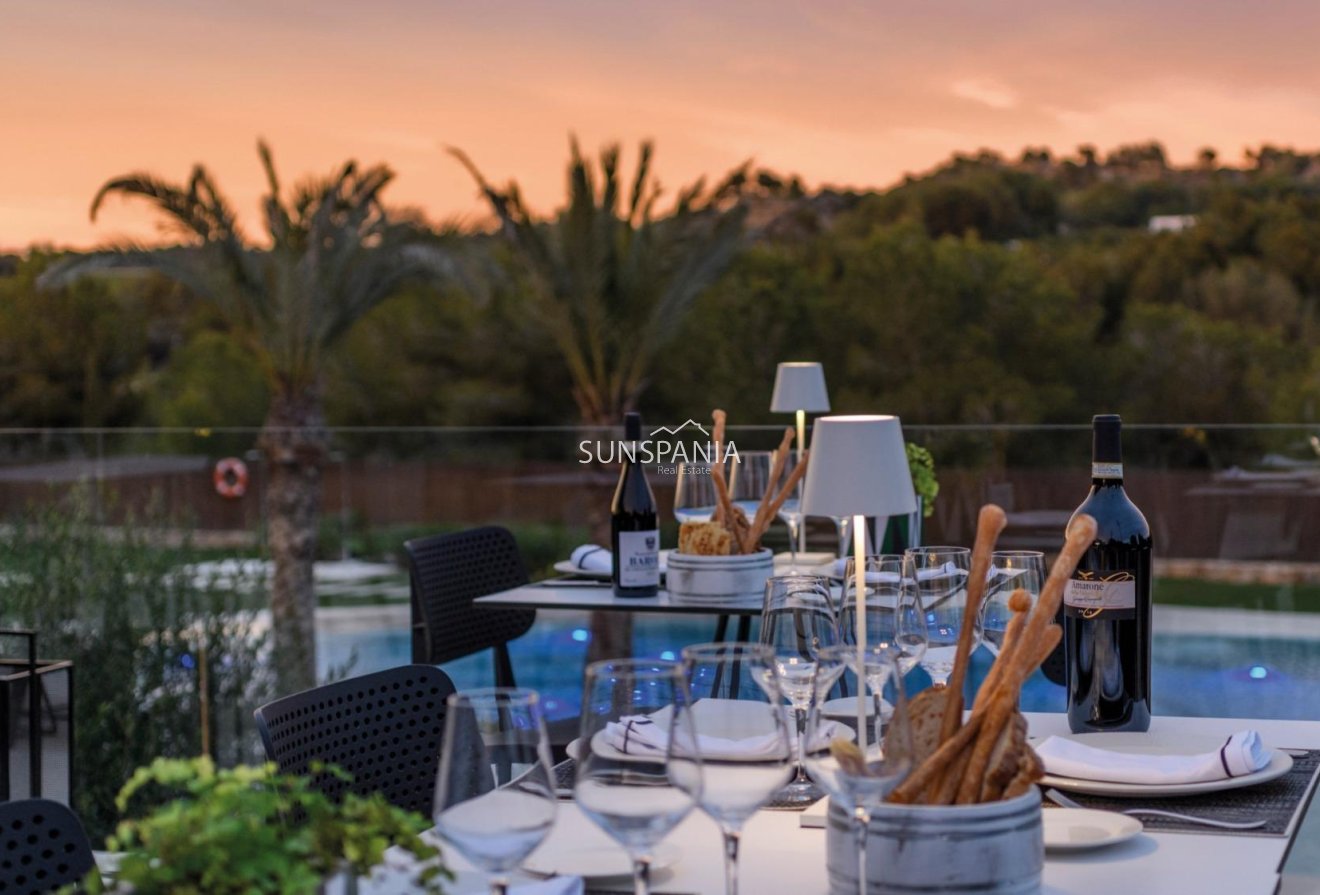 Obra nueva - Chalet -
Orihuela - Las Colinas Golf
