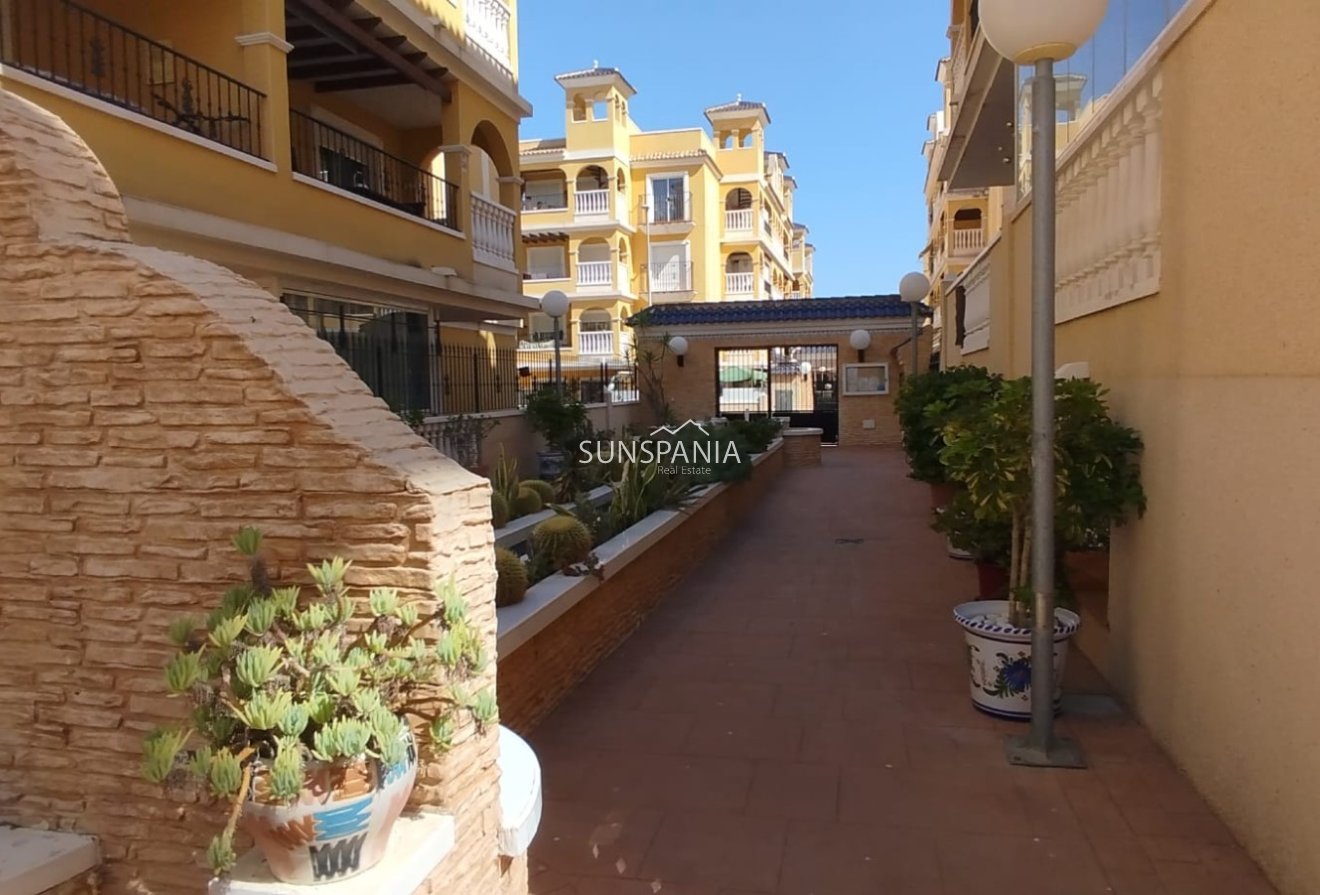 Reventa - Piso -
Algorfa
