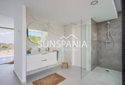 Obra nueva - Chalet -
Banos y Mendigo - Altaona Golf