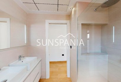 Obra nueva - Chalet -
Finestrat - Campana Garden