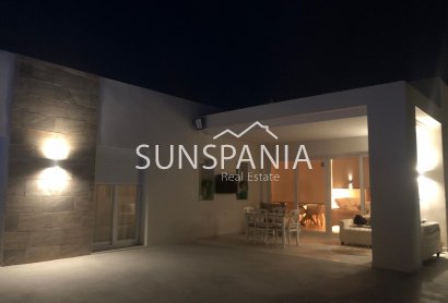 Obra nueva - Chalet -
Aspe - urbanizaciones