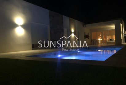 Obra nueva - Chalet -
Aspe - urbanizaciones