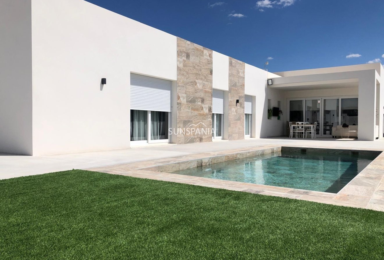 Obra nueva - Chalet -
Aspe - urbanizaciones