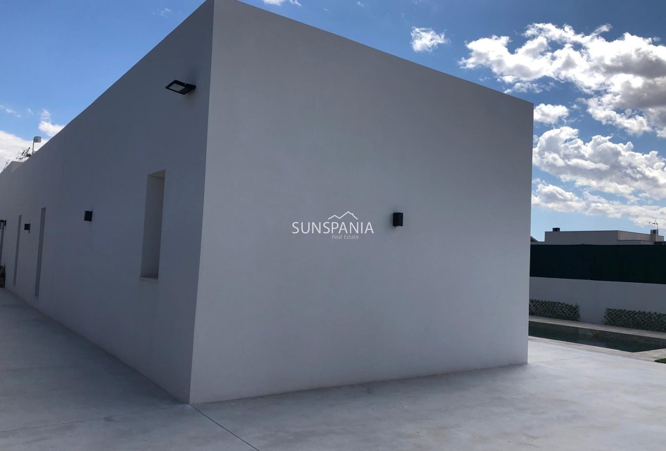 Obra nueva - Chalet -
Aspe - urbanizaciones