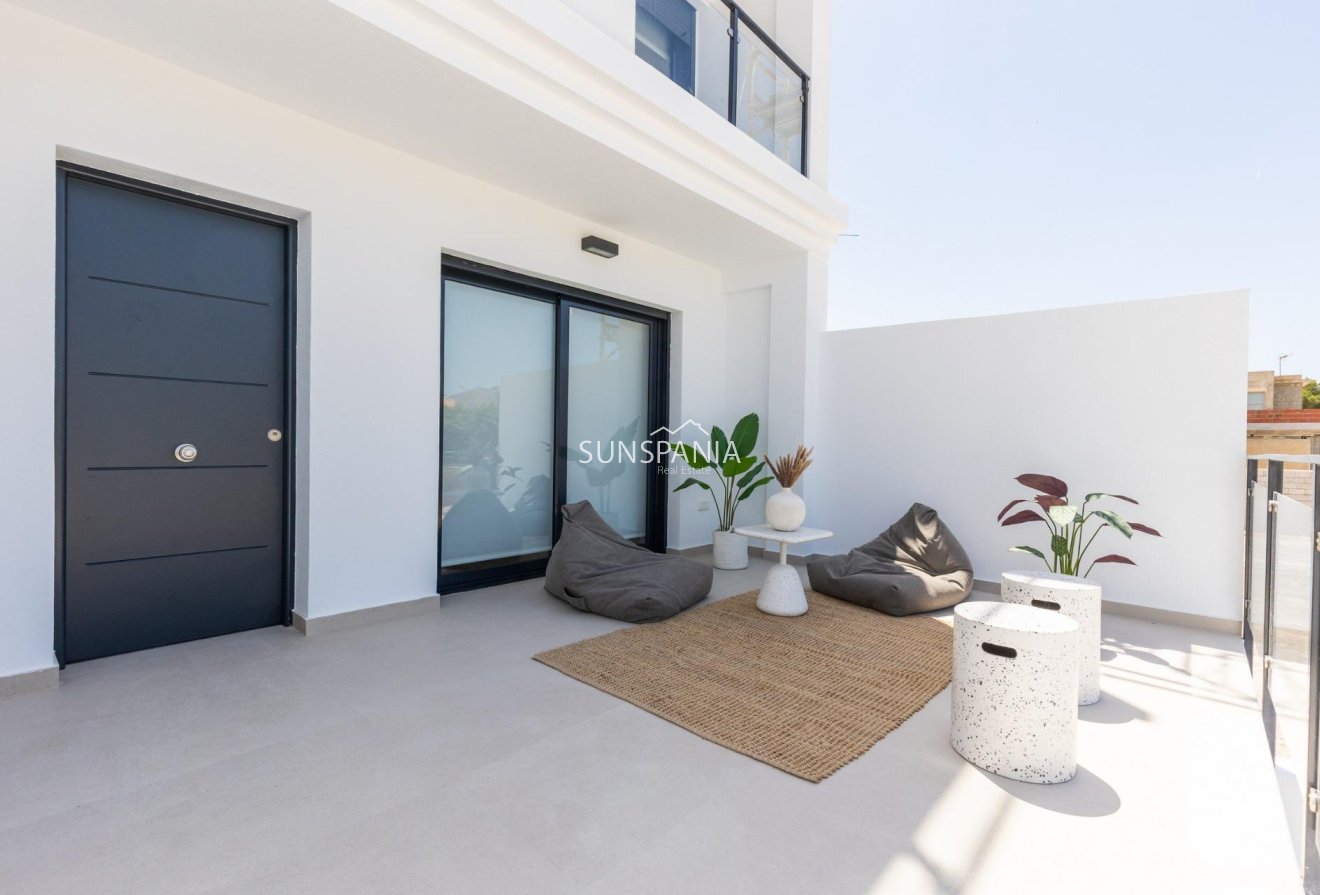 Obra nueva - Chalet -
Rafal - pueblo