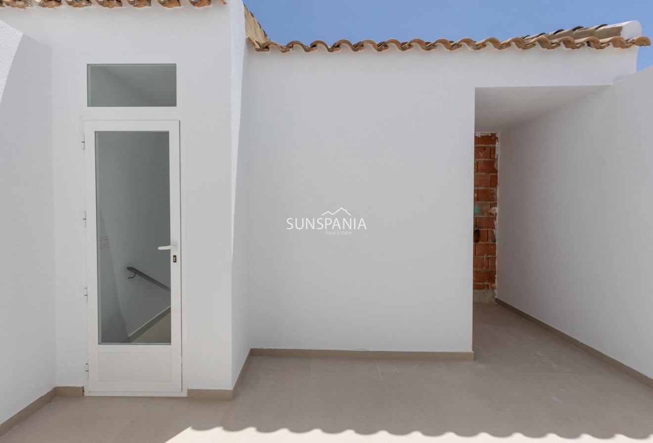 Obra nueva - Chalet -
Rafal - pueblo