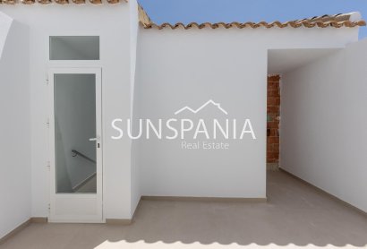 Obra nueva - Chalet -
Rafal - pueblo